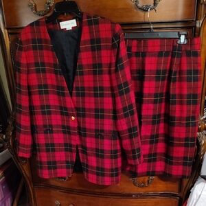 VTG Women's Jones New York Red Plaid Blazer and Skirt Set Sz 14